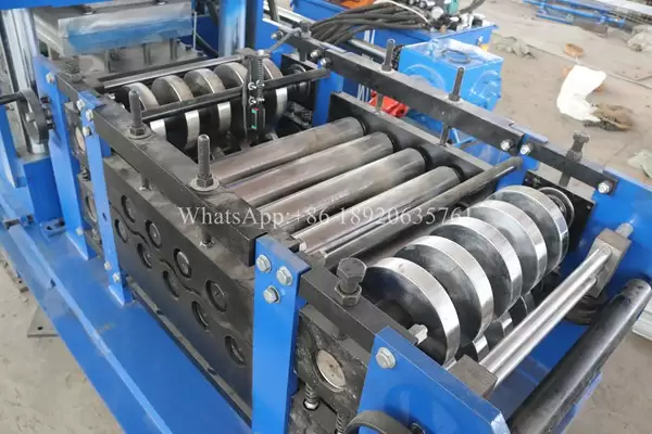 highway guardrail roll forming machine