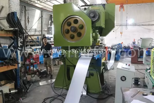 upright roll forming machine