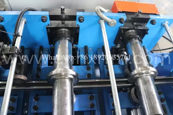 High-efficiency solar bracket roll forming machine