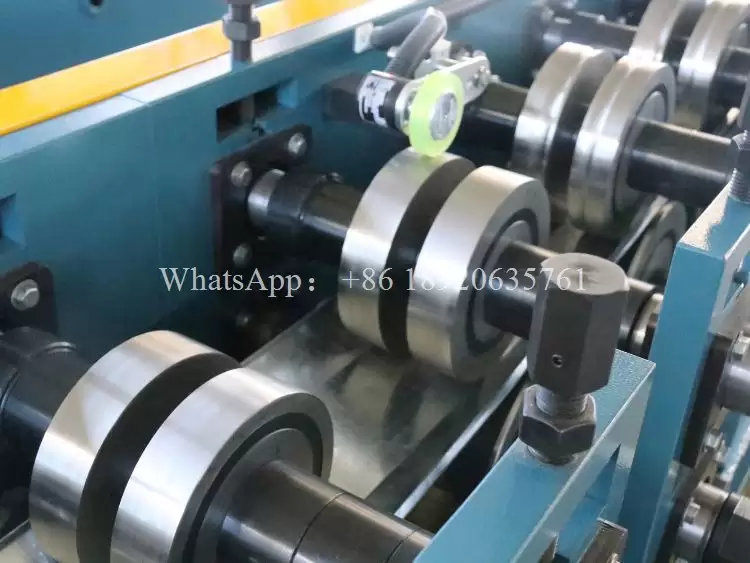 Máquina para Fabricar Perfiles Galvanizados Perfil C Máquina para Fabricar Perfiles Galvanizados Perfil C