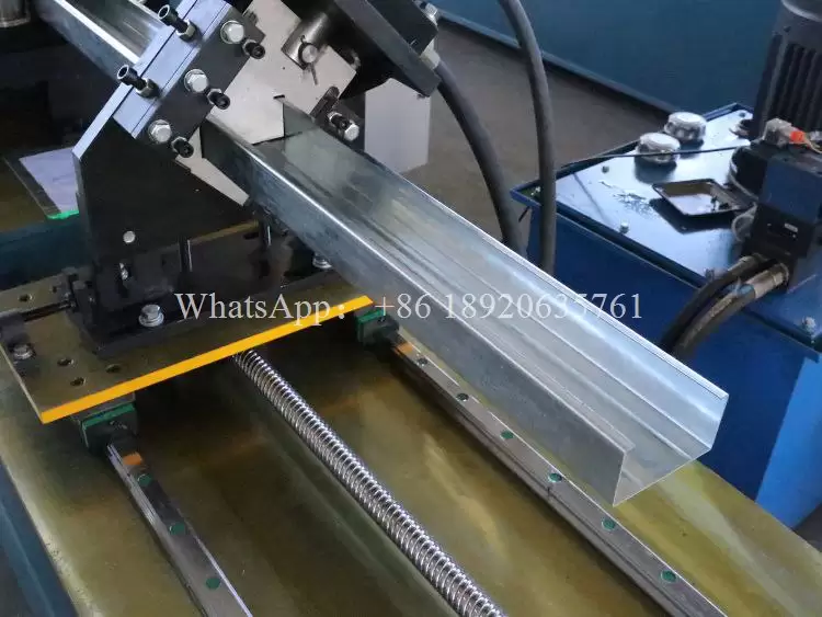 Máquina para Fabricar Perfiles Galvanizados Perfil C Máquina para Fabricar Perfiles Galvanizados Perfil C