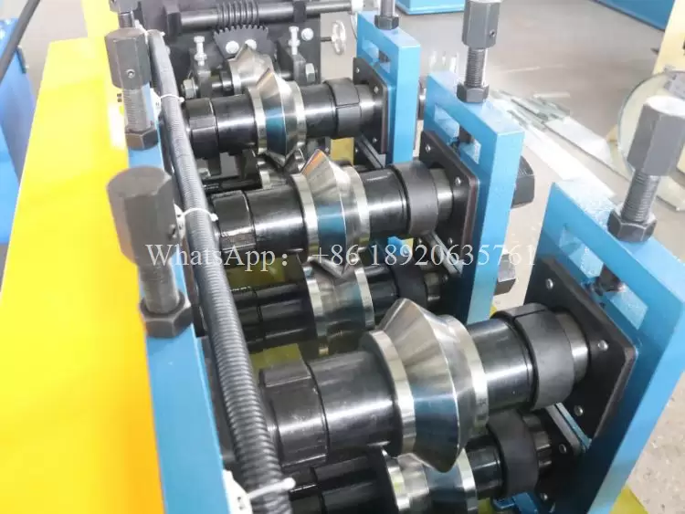 Maquina para hacer metalcom Perfil L Acero Ligero Maquina para hacer metalcom Perfil L Acero Ligero