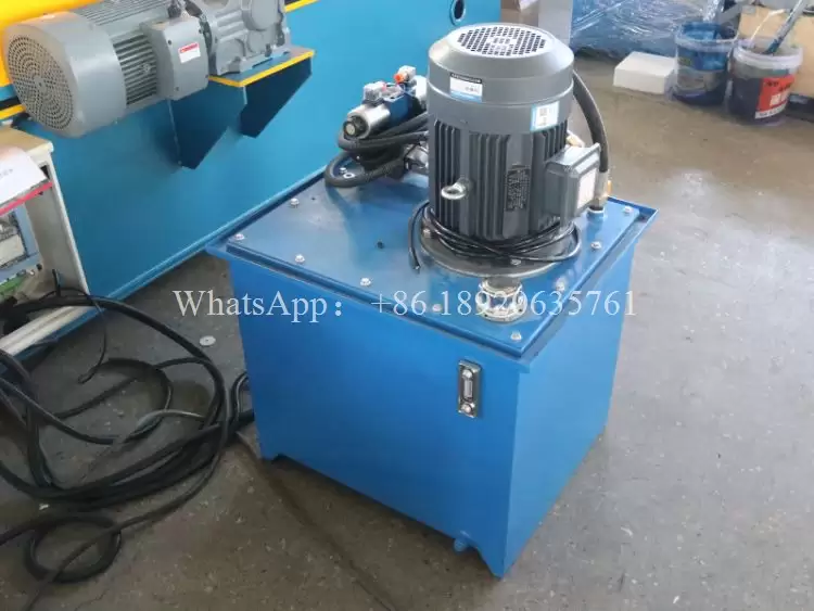 Máquina de Quilla Ligera Perfil C Textura Especial Máquina de Quilla Ligera Perfil C Textura Especial