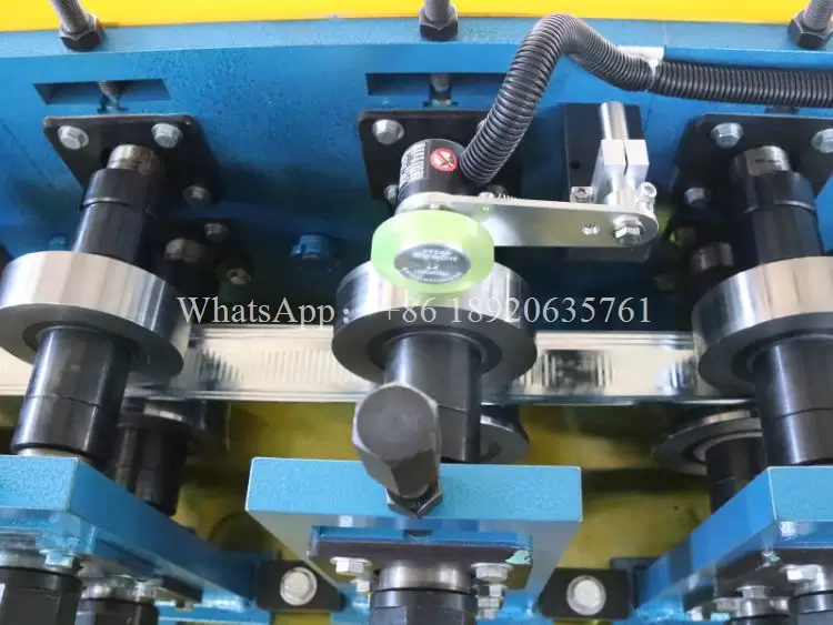 Máquina de Quilla Ligera Perfil C Textura Especial Máquina de Quilla Ligera Perfil C Textura Especial