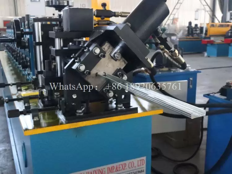 Máquina de Quilla Ligera Perfil C Textura Especial Máquina de Quilla Ligera Perfil C Textura Especial