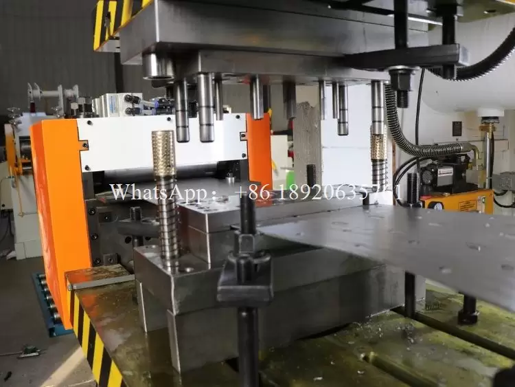 Custom Metal Upright Roll Forming Machine Line