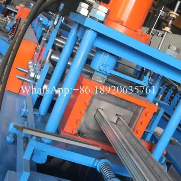High-efficiency solar bracket roll forming machine