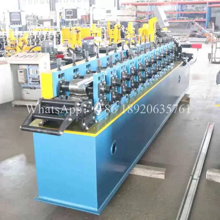 Máquina Perfiladora para Drywall Perfil Omega