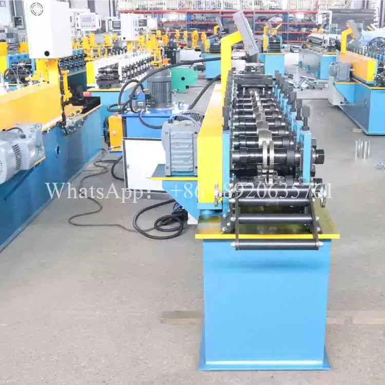 Maquina para hacer metalcom Perfil L Acero Ligero