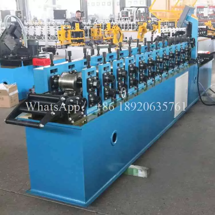 Equipo para Fabricar Montantes Metálicos Perfil Omega